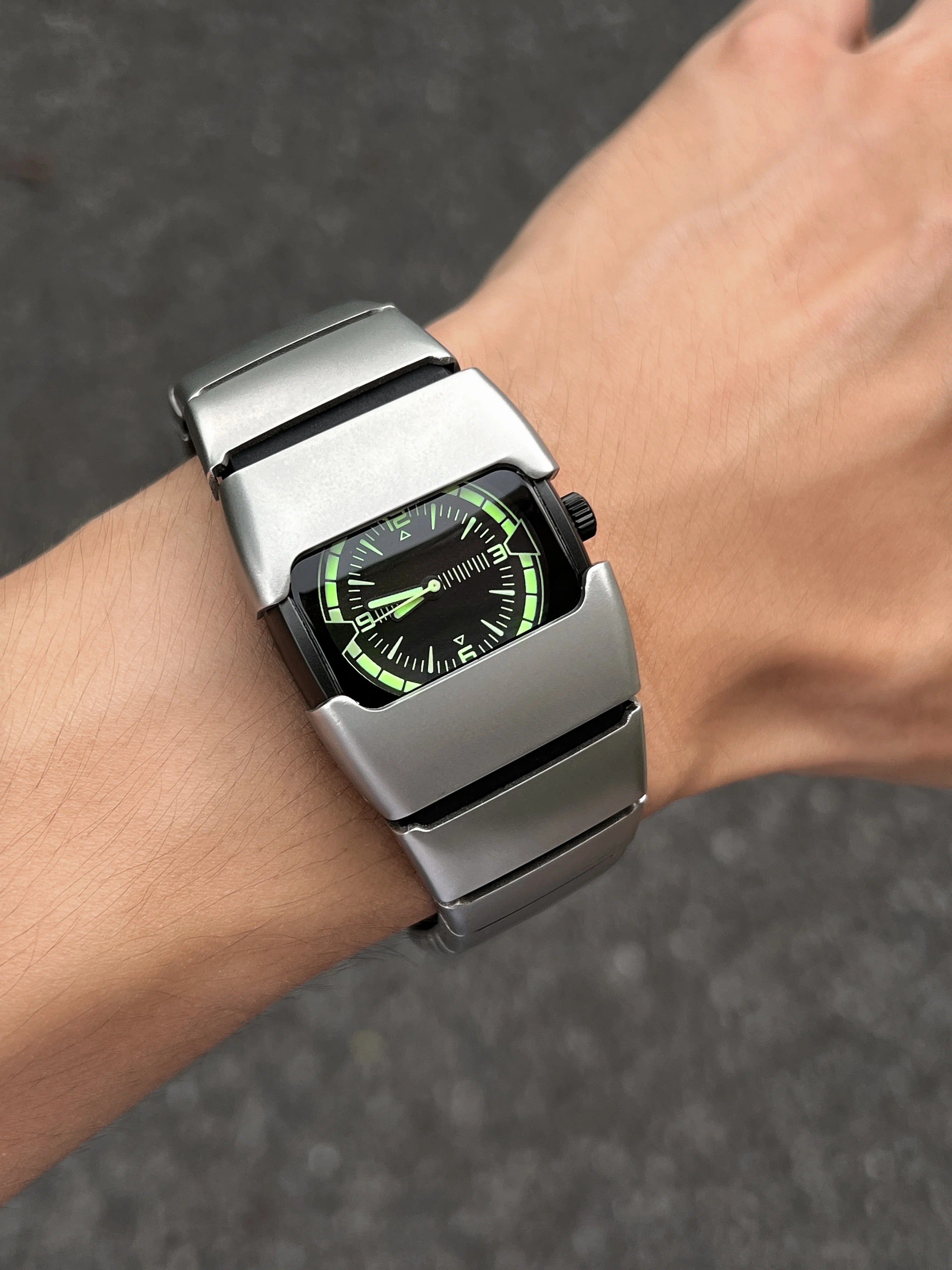 "Retro Futuristic Y2K" X6000