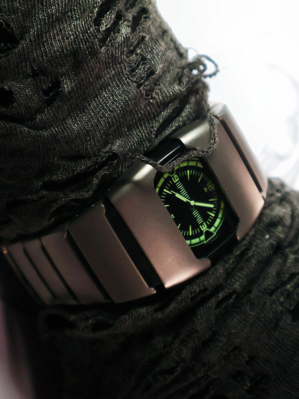 "Retro Futuristic Y2K" X6000