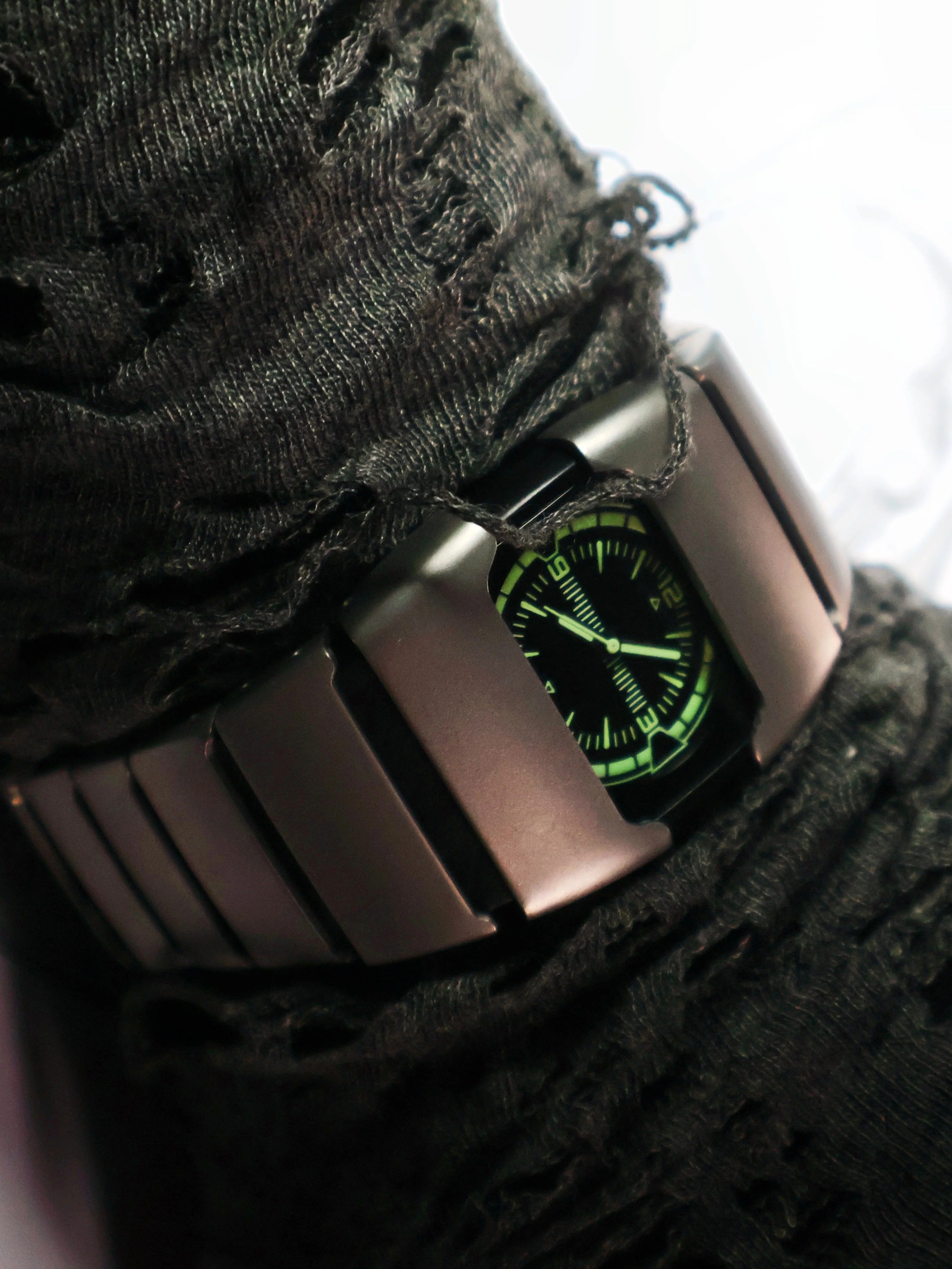 "Retro Futuristic Y2K" X6000